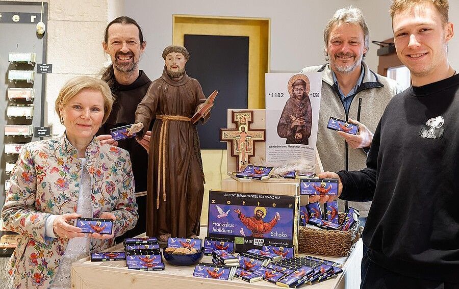 Präsentation des 'Franziskus-Schokolade'