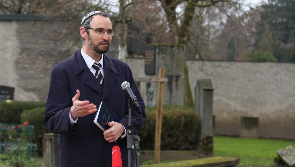 Jaron Engelmayer (Oberrabbiner), Linzer jüdischer Friedhof generalsaniert an Stadt Linz zur Pflege überreicht, Jüdischer Friedhof, Linz/Oberösterreich, 1. Dezember 2022