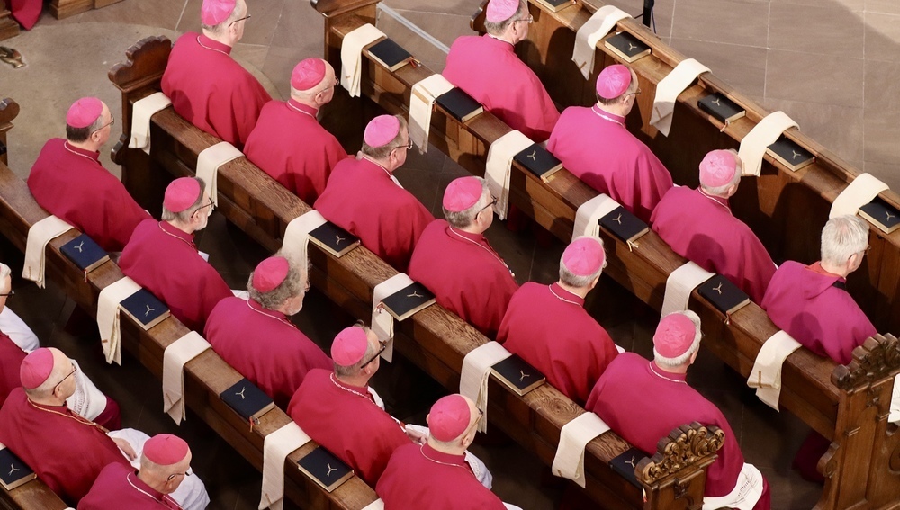 Deutsche Bischöfe bei Gottesdienst in Fulda