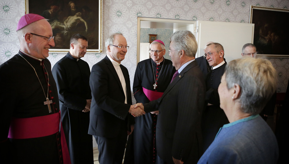 Mittagessen der Österreichischen Bischofskonferenz zu Ehren des Herrn Bundespräsidenten und von Frau Margit Fischeram Dienstag, dem 14. Juni 2016 um 13:00 Uhr im Superiorat Mariazell