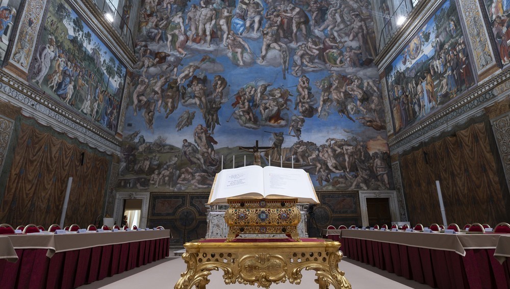 Sixtinische Kapelle bereit für das Konklave 2025