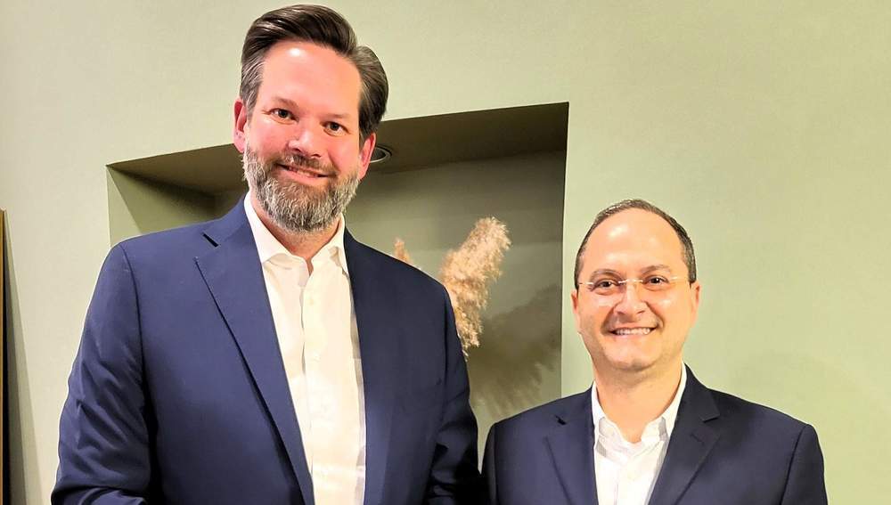 EVP-Abgeordneter Lukas Mandl und P. Rafael Bejerano Rivera