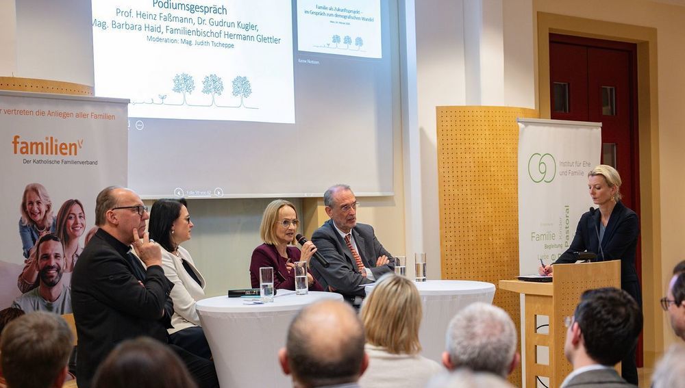IEF-Podiumsdebatte über Demografie und Familie