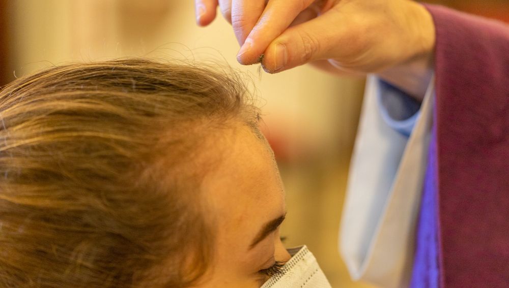 Aschermittwoch - Aschenritus unter Corona-Bedingungen