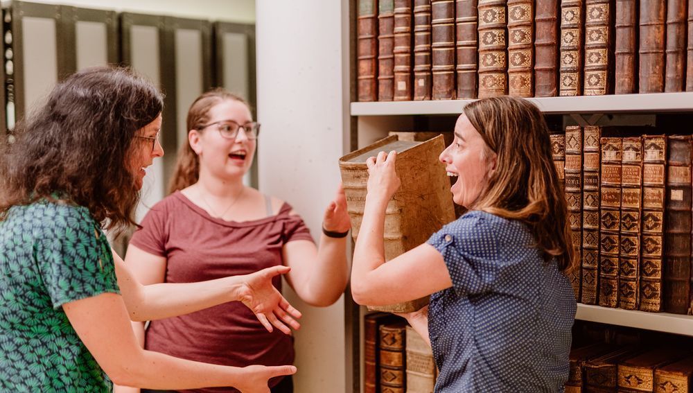 Sigrid Rettenbacher (Hochschullehrerin an der Privaten Pädagogischen Hochschule der Diözese Linz und an der University of Portland, USA), Klara Etzelstorfer (Studentin an der Katholischen Privatuniversität Linz) und Adéla Muchová (Assistenz-Professor