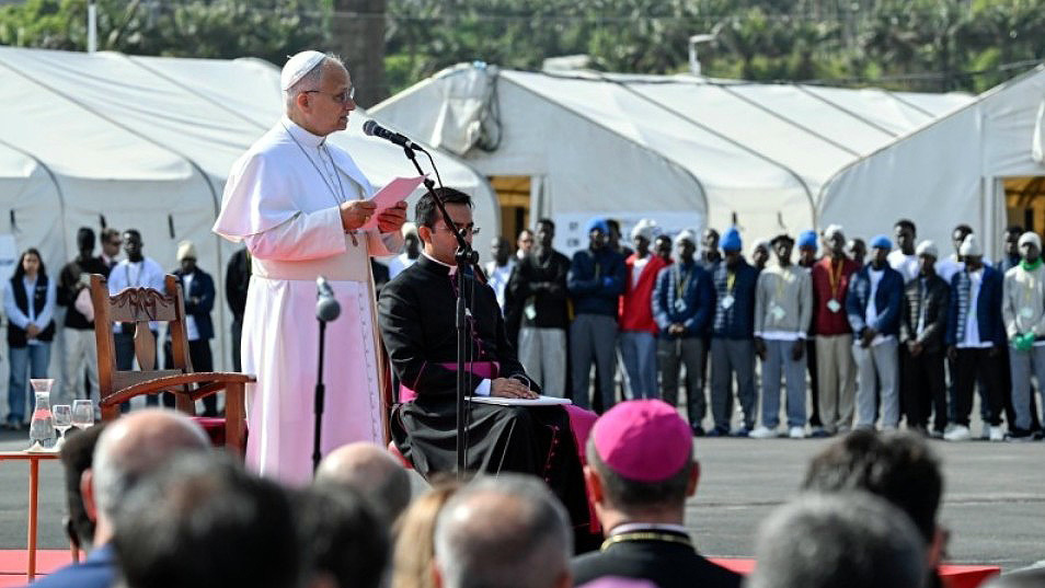 Papst spricht im Flüchtlingsaufnahmelager 'Las Raices' auf Teneriffa