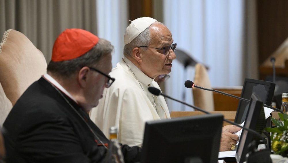 Papst Leo XIV. beim außerordentlichen Konsistorium