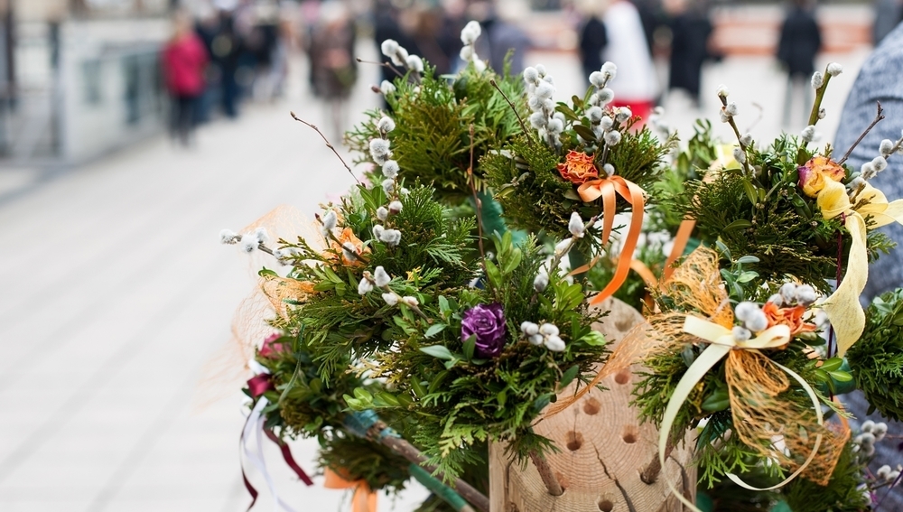 STADTANSICHTEN - Linz an der Donau - LINZ, Austria - 20 MAERZ 2016 - Foto: Martin Parzer - RELIGION - OSTERN - Palmsonntag in Linz - Palmweihe vor dem Linzer Mariendom - Neuer Dom - Kirche - Brauchtum - Palmbuschen - 