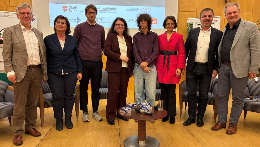 Podium bei KAVÖ-Tagung zu Bildung, Migration und Demokratie